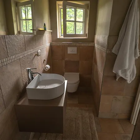 Idyllisches Reetdachhaus In Alleinlage Vakantiehuis