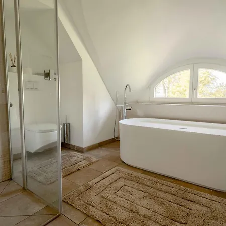 Idyllisches Reetdachhaus In Alleinlage Feriehus
