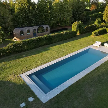 Vakantiehuis Idyllisches Reetdachhaus In Alleinlage